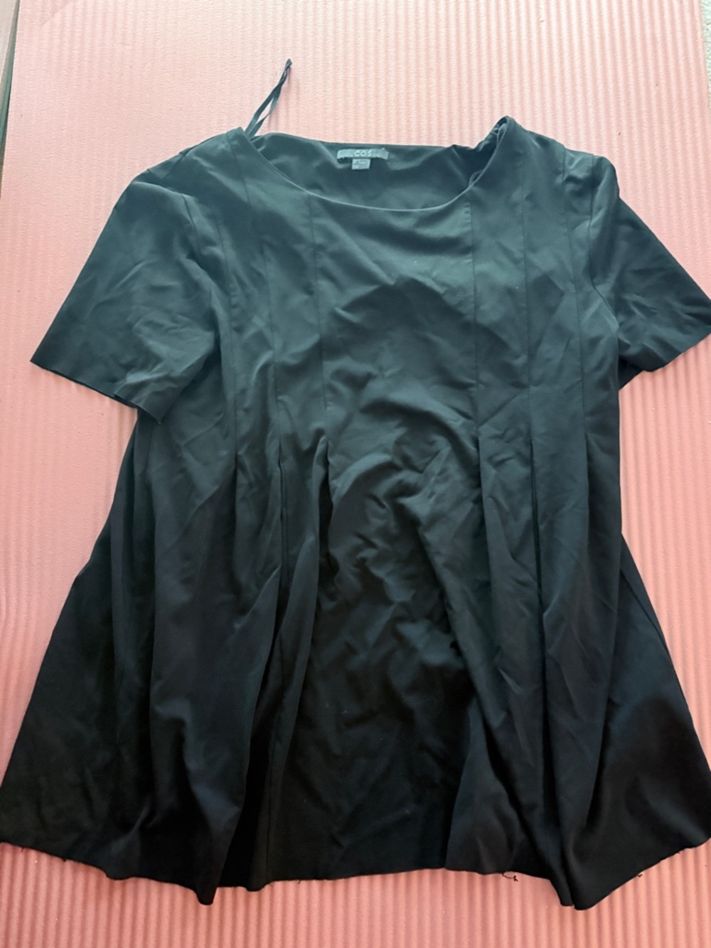 COS Black Women's Short-Sleeve Flared Top size small